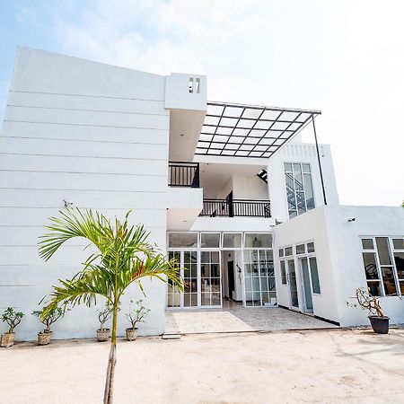 Oyo 1611 Four D'Home Solo Exterior foto