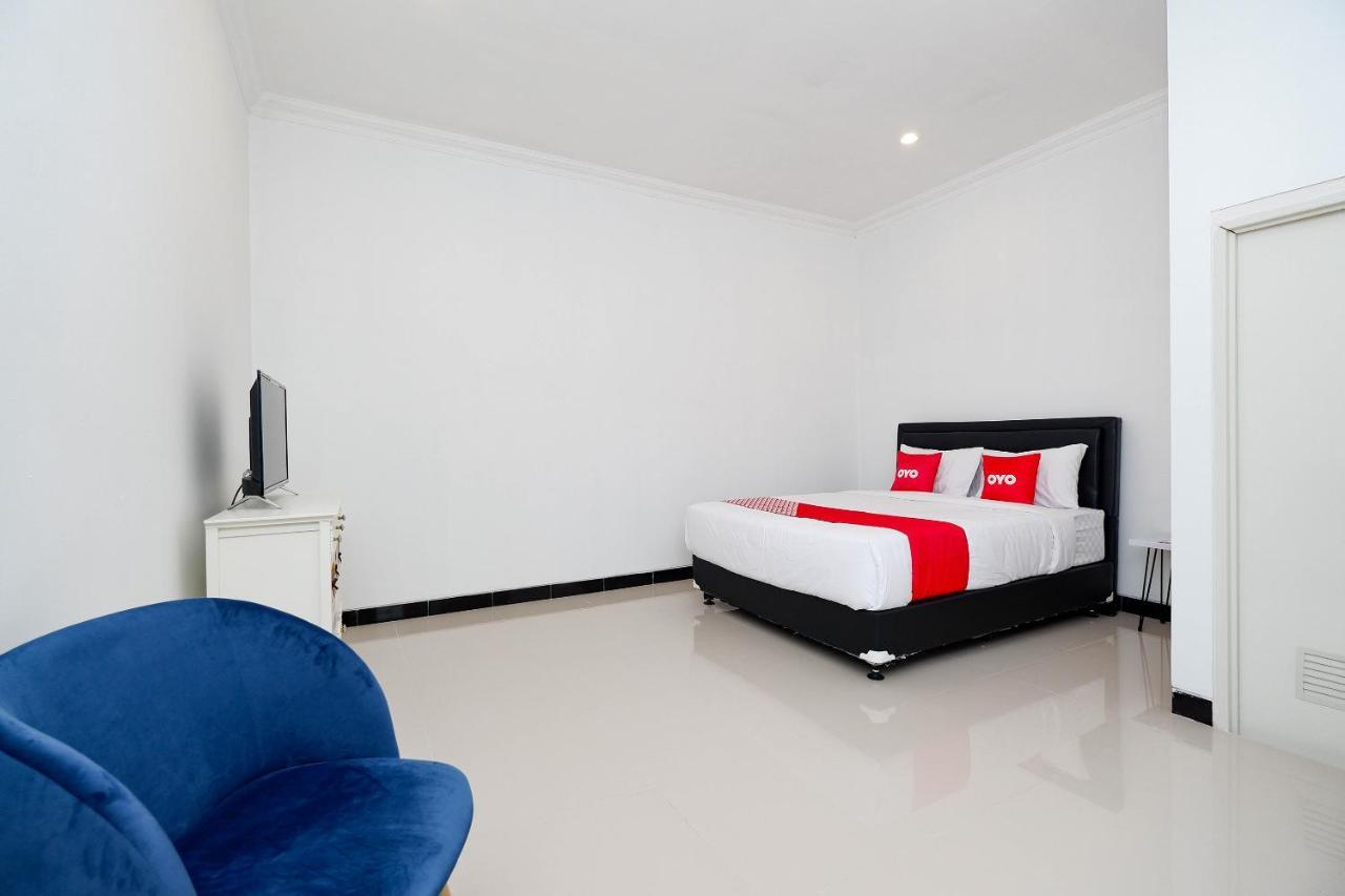 Oyo 1611 Four D'Home Solo Exterior foto