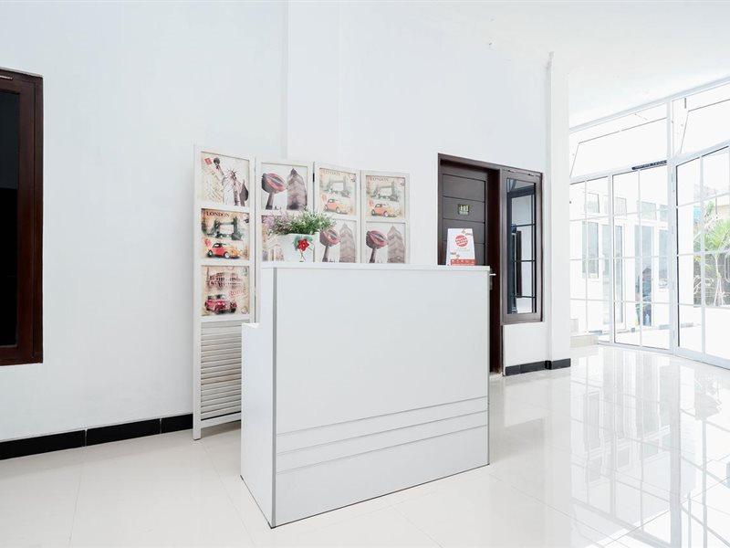 Oyo 1611 Four D'Home Solo Exterior foto