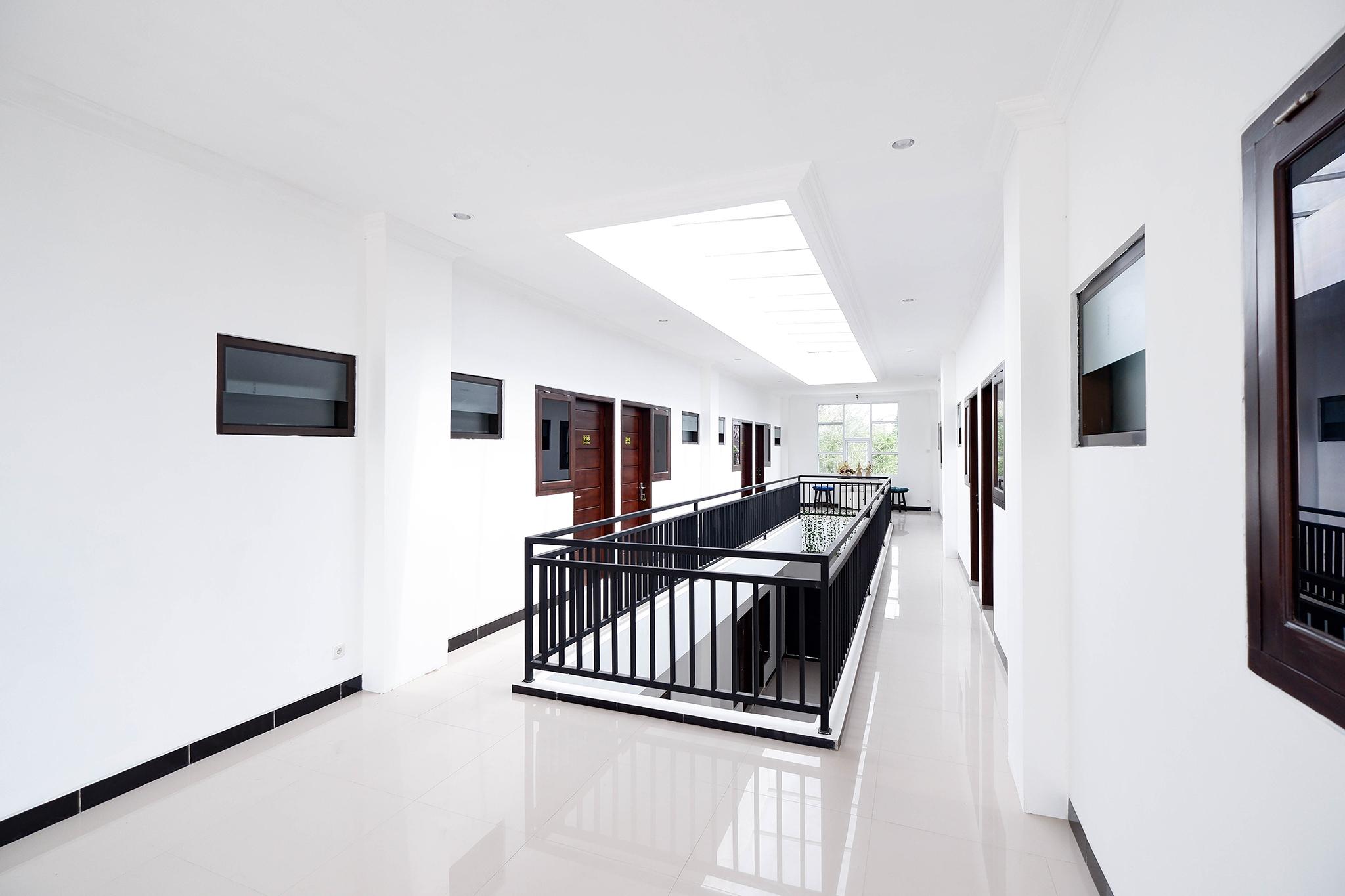 Oyo 1611 Four D'Home Solo Exterior foto