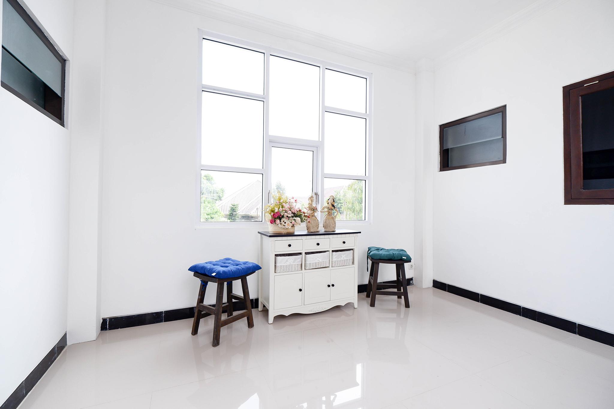 Oyo 1611 Four D'Home Solo Exterior foto